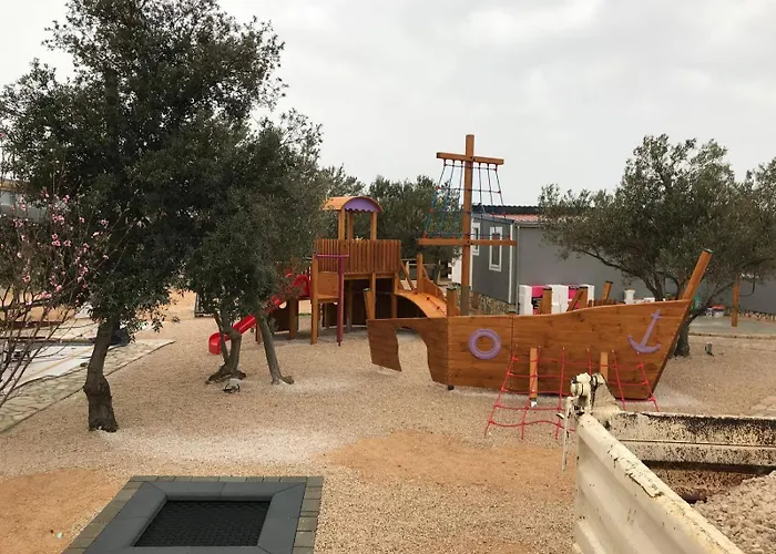 Adria Mobile Camping *